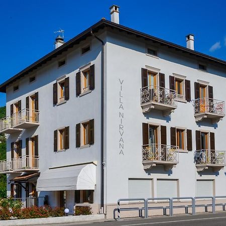 Nirvana Apartments Torbole Sul Garda Exterior foto